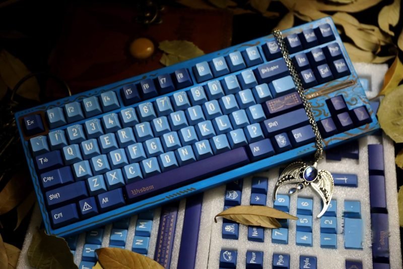 Unique Hogwarts Blue and White Ravenclaw Keycaps for Harry Potter Enthusiasts