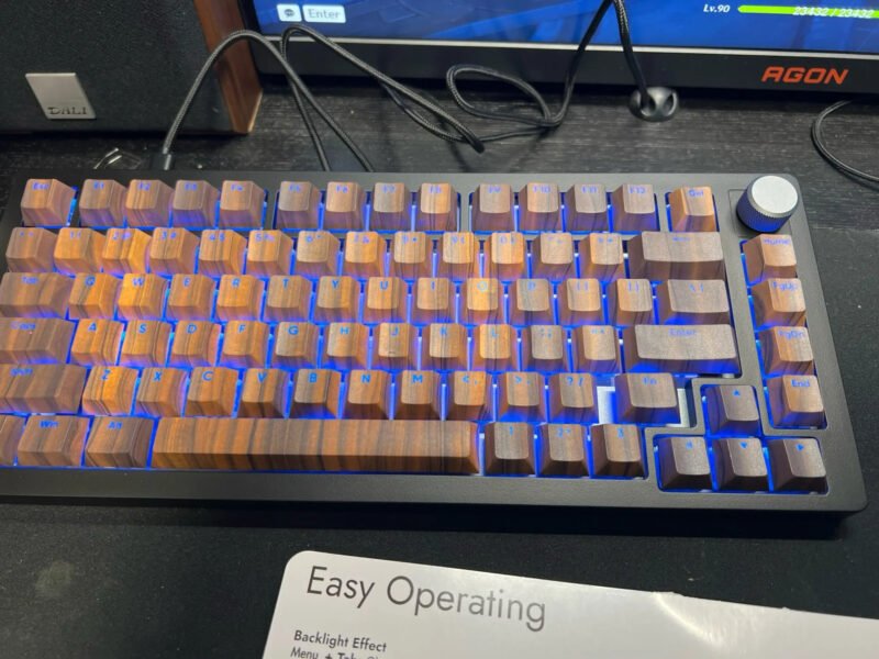 High-quality brown PBT keycaps with a walnut wood appearance
